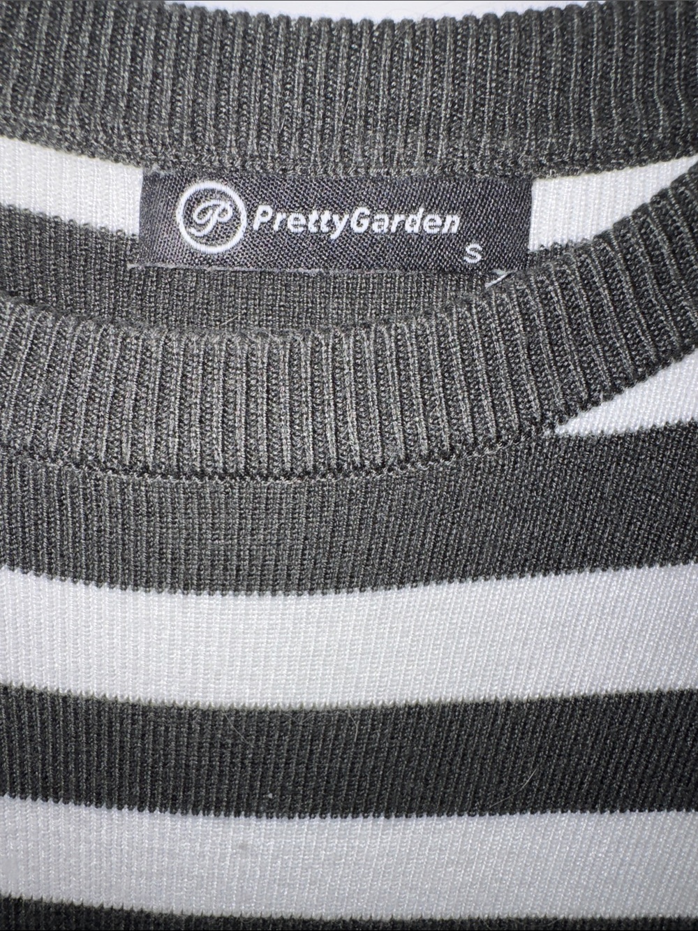 Relaxed Crewneck Striped Short-Sleeve Top - Green/White - Picture 4 of 5